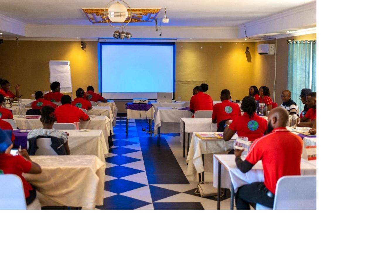 Msc Hotel Otjiwarongo Monitronics Extérieur photo