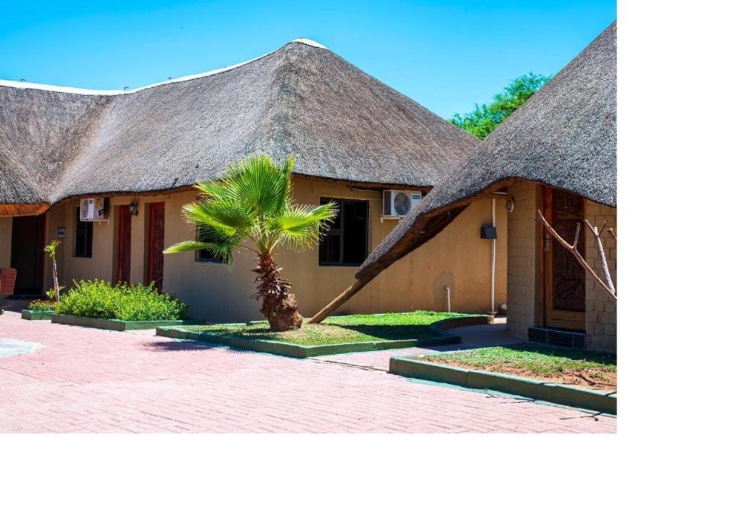 Msc Hotel Otjiwarongo Monitronics Extérieur photo